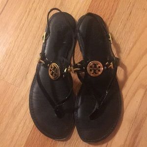 Tory Burch Ali black patent leather gold logo
